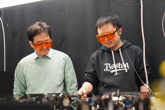 科学家用AI开发受激拉曼纳米成像技术，分辨率可达86纳米
