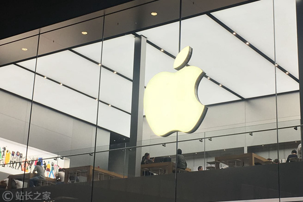 曝苹果与百度合作：iPhone国行版或将接入文心4.0模型