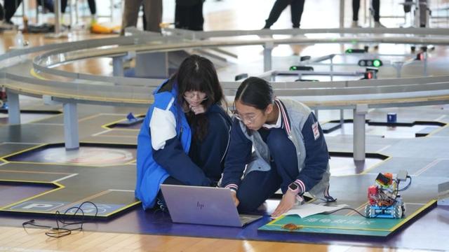 AI“撞脸”国粹，80万人次青少年在这场嘉年华中走近人工智能