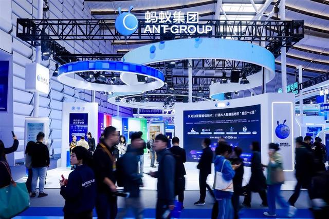 探营世界互联网大会“互联网之光”博览会：看AI如何打败AI
