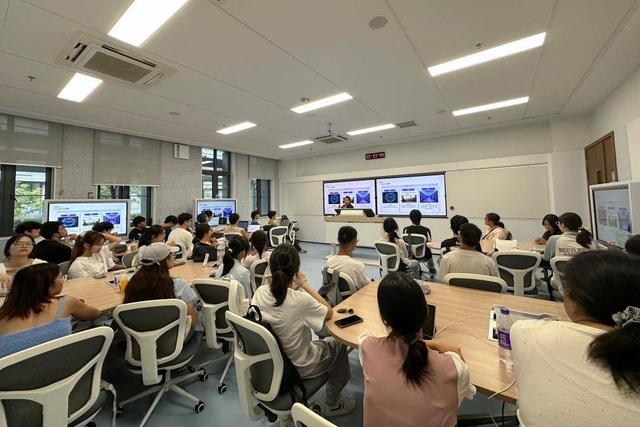 AI走进生活丨人工智能，高校“人人皆学”？